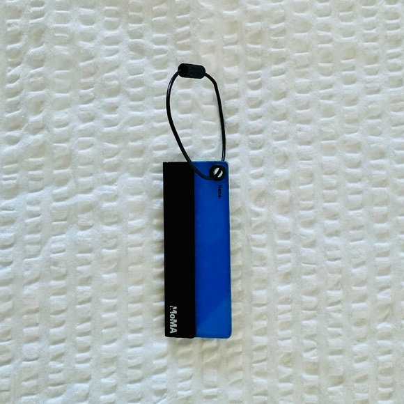 MoMA Luggage Tag - Picture 2 of 5